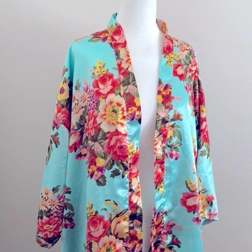 American cuteness satin floral mini robe - Picture 2 of 6